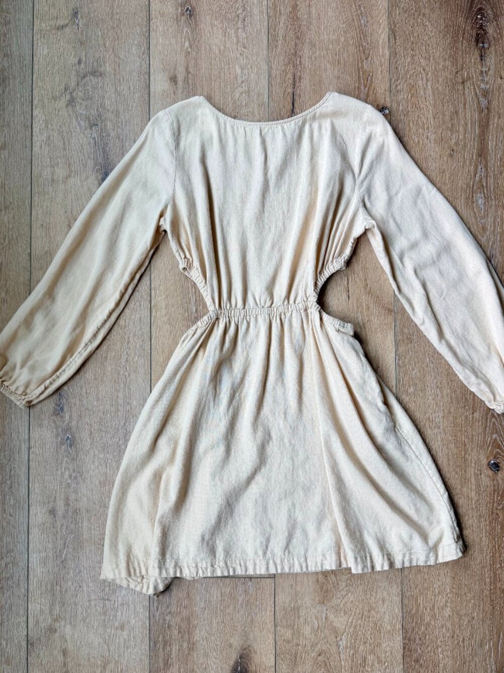 ✨ Universal Threads Cream Cutout Dress — Size M